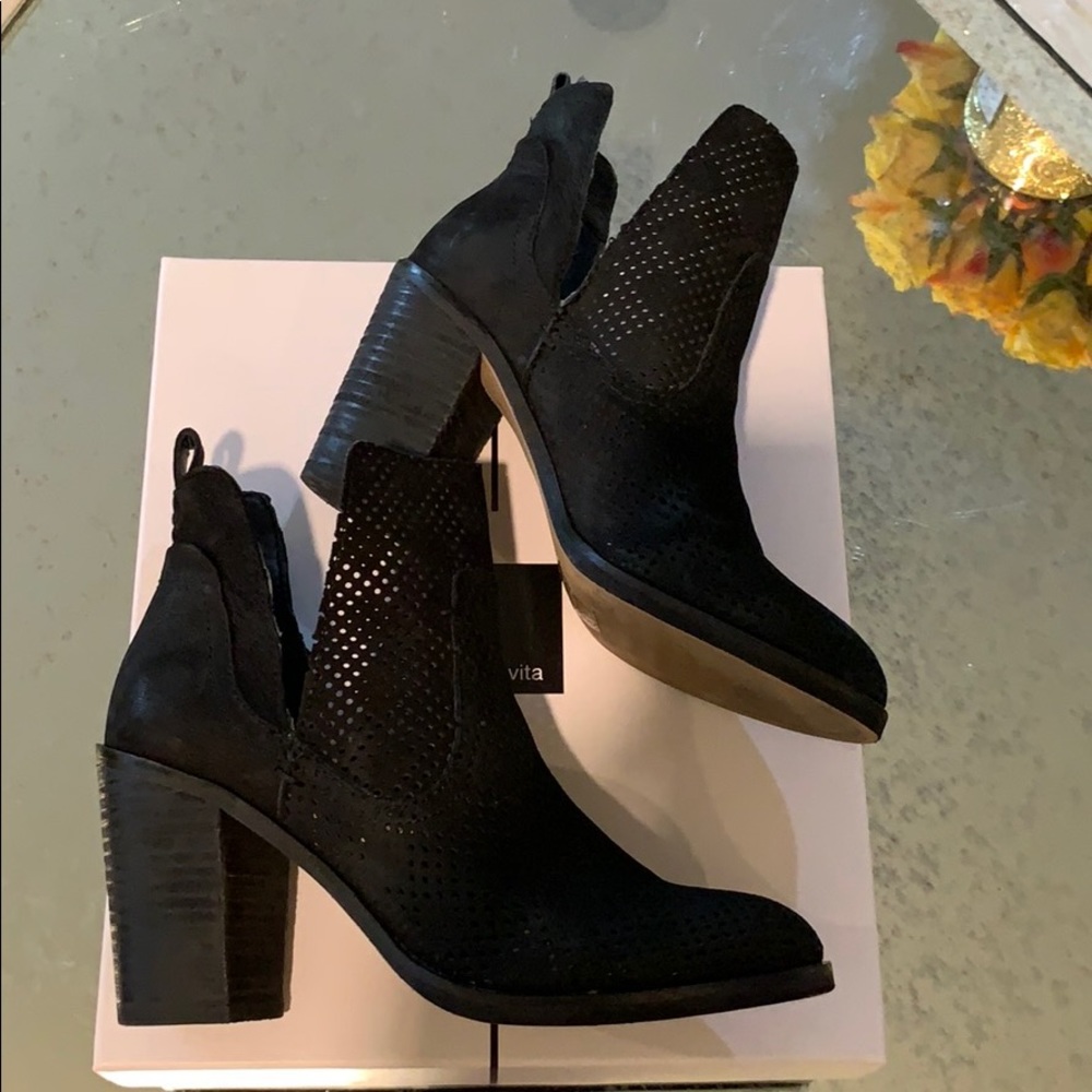 Heeled bootie